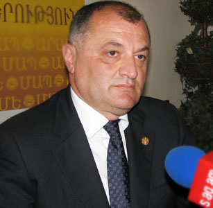 People made sure trio not alternative to authorities – Gagik Melikyan - Armenian News - Tert.am - f54772f316de7e_54772f316deb6.thumb