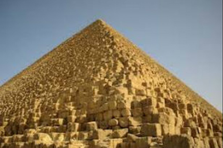 Физики заявили: пирамида Хеопса фокусирует электромагнитную энергию (5 фото)