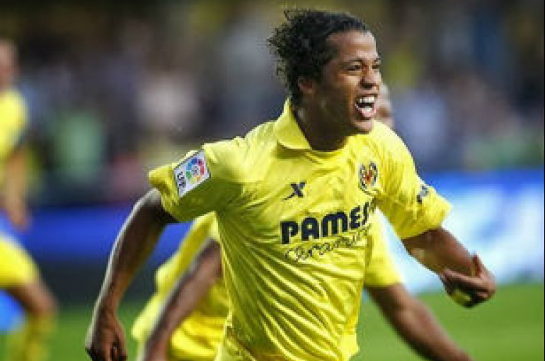 Тр ла. Giovani dos Santos Villarreal Astana gif. Giovani dos Santos Villarreal gif real Madrid.