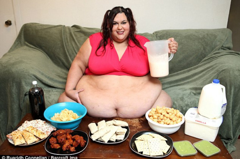 This 400 Pound Obese Model Makes a Living Off Eating