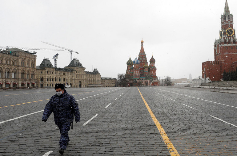 В москве более