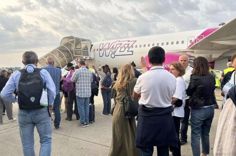 Միլան–Երևան չվերթի ուղևորները գրեթե 12 ժամ գտնվում են «Մալպենսա» օդանավակայանում և չեն կարողանում մեկնել. ուղևորներն անորոշության մեջ են